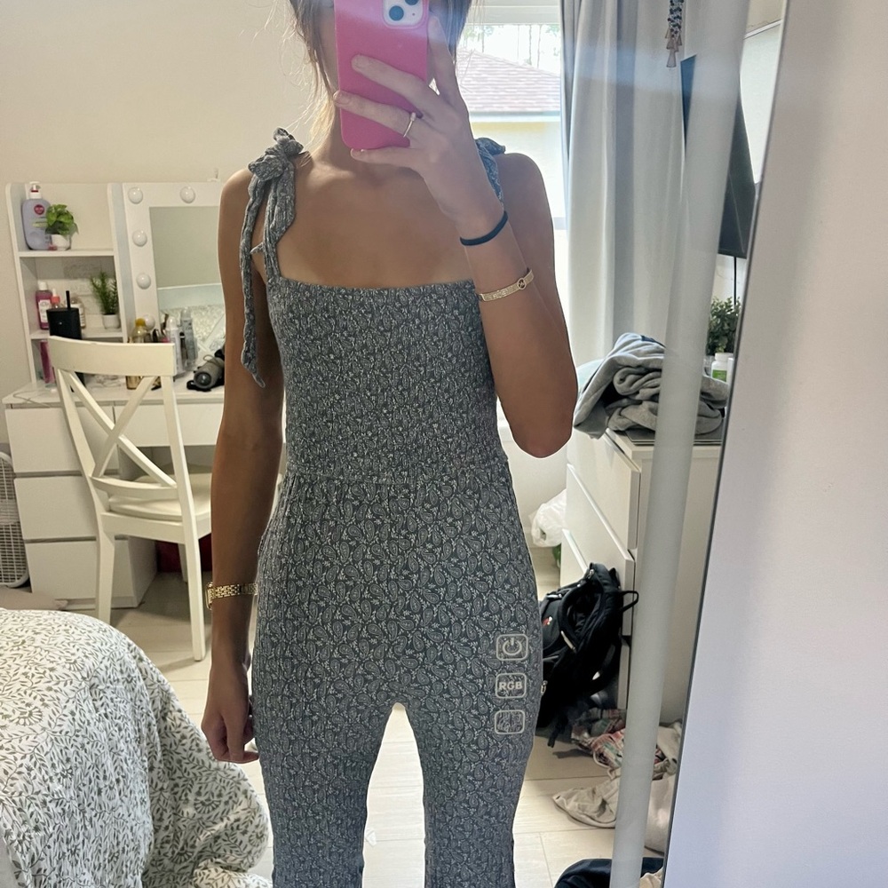 Vici Women's blue and white patterned romper